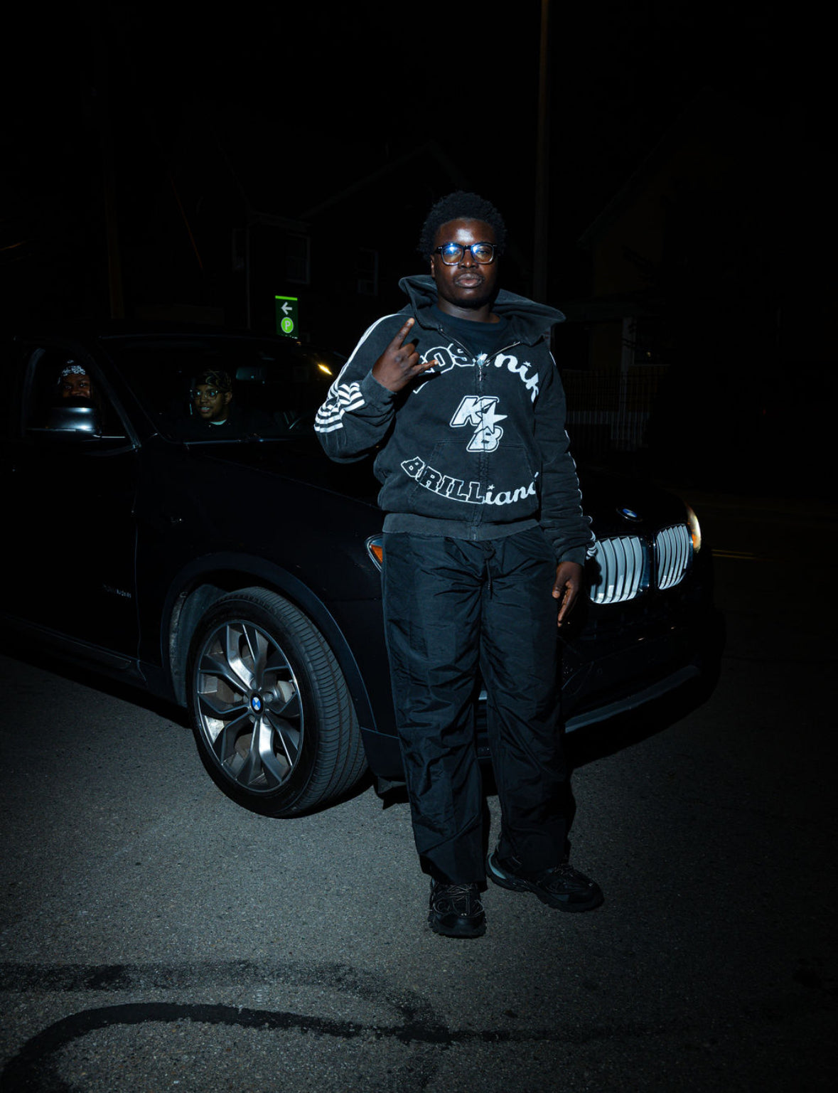 "NOIR" GENESIS ZIP-UP
